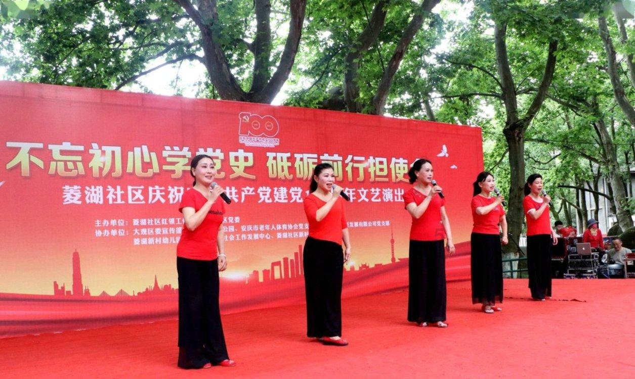 为什么年轻人不爱社交了呢？游戏画面